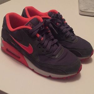 Hot Pink Women’s Airmax Shoes